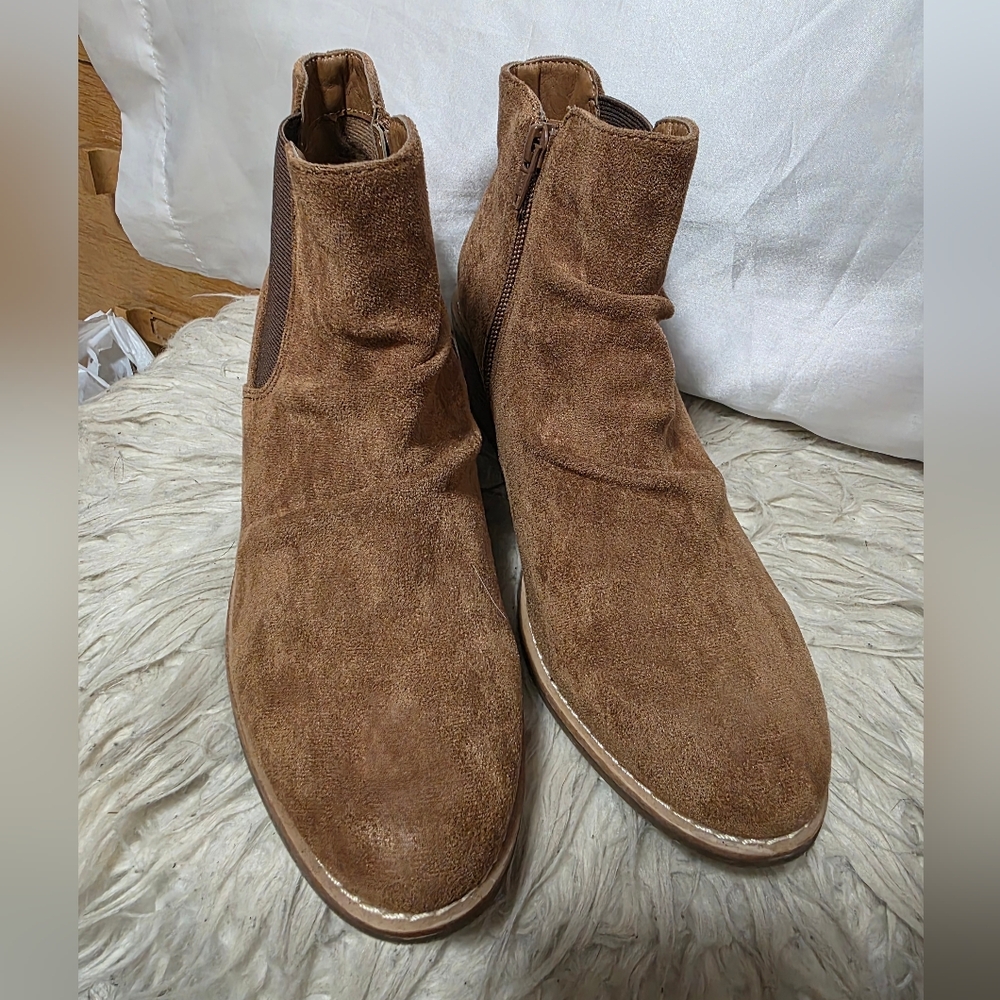 Sofft/ Brown Euro Soft Ankle Boots - Picture 2 of 7